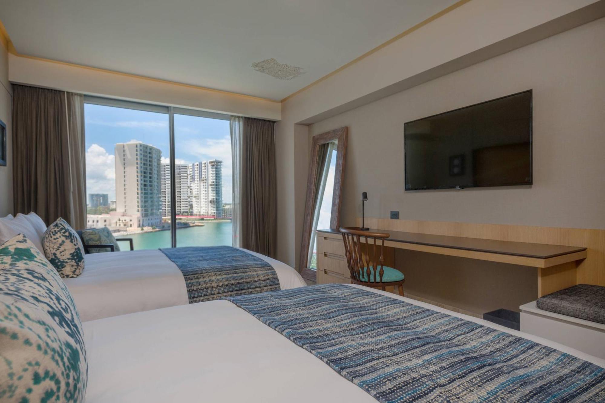 Renaissance Cancun Resort & Marina Eksteriør bilde Deluxe Room